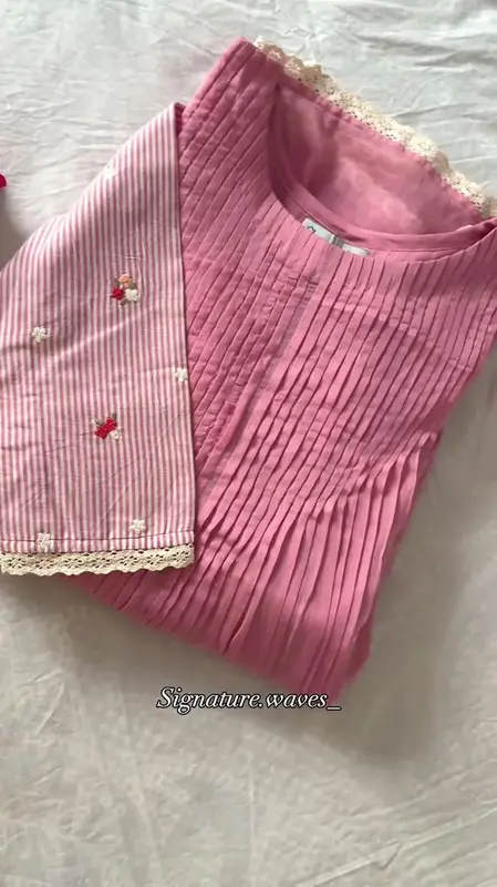 blush-pink-hand-pleated-kurti-set-with-embroidered-striped-dupatta
