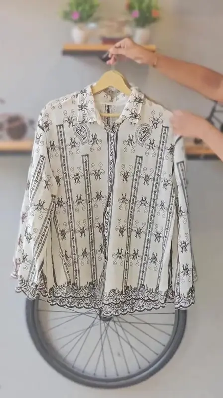 Boho-Inspired-Ethnic-High-Low-Shirt–A-Timeless-Blend-of-Heritage-and-Style