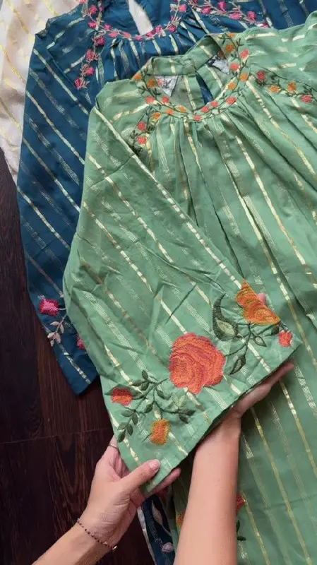 Embroidered Kurta Trio with Gold Stripes – Floral Neckline Ethnicwear