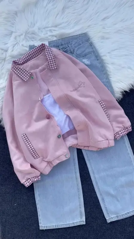 Women’s Pastel Pink Reversible Jacket with Checked Collar & Pocket Details – Casual Korean Streetwear